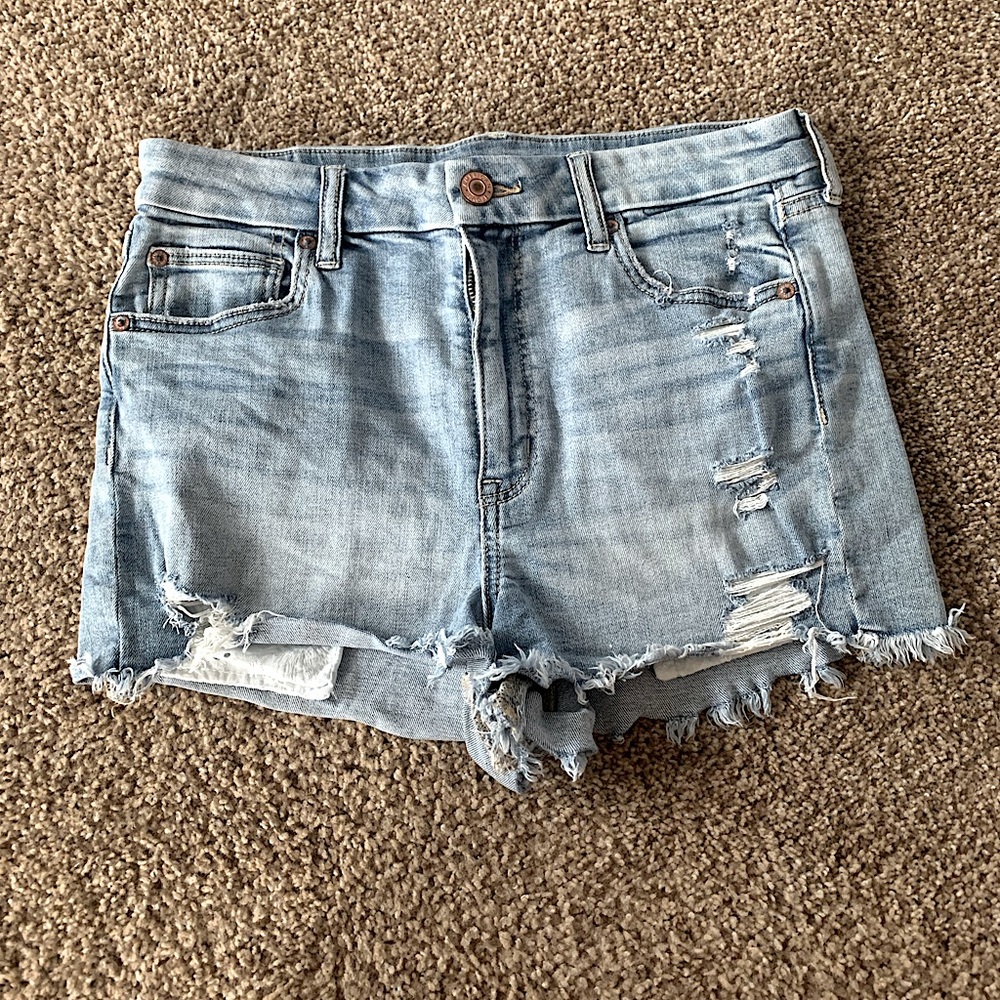 American Eagle Distressed Denim Shorts- Lightwash